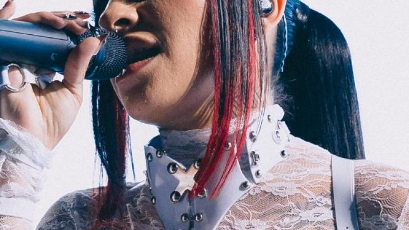 Cazzu anunció su embarazo en pleno recital