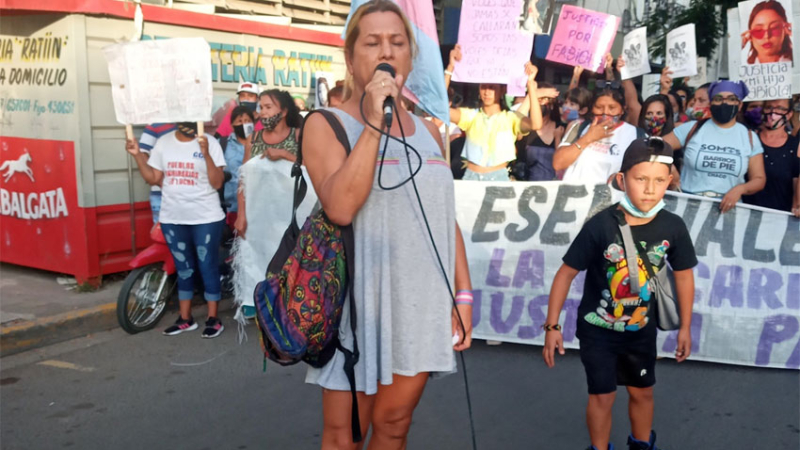 Continúan reclamando porque les suspendieron becas