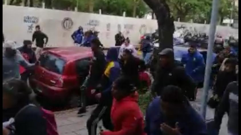 Resistencia: disturbios, corridas y gases lacrimógenos para impedir una protesta