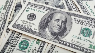 El dólar blue cerró a 433 pesos
