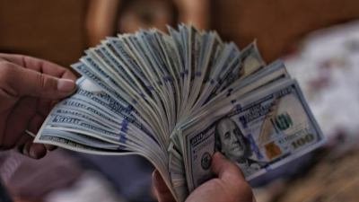 Pese la suba de tasas, el blue avanza por quinta rueda consecutiva y llegó a los $442