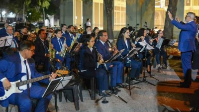 La banda municipal presenta "Grandes Exitosban de la Música"