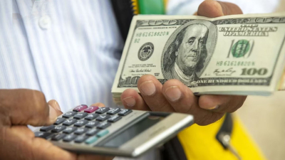El dólar blue en $1000: precio récord y la brecha cerca del 200 %