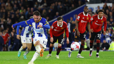 Con gol de Alexis el Brighton derrotó al Manchester United