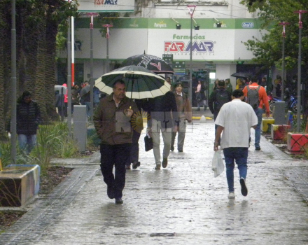 lluvia plaza mayo.JPG