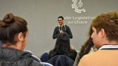 Continúa la capacitación en Lengua de Señas Argentina en el Poder Legislativo