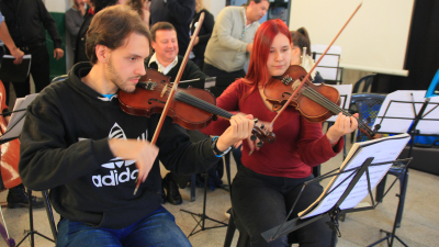 Programa nacional invierte 40 millones en instrumentos musicales que llegan para las escuelas