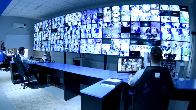 Una central de monitoreo de cajeros automáticos brinda seguridad en toda la provincia