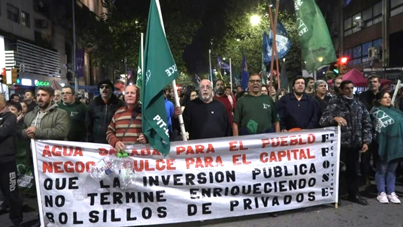 Uruguay: agua salada, faltantes y protestas en la peor crisis hídrica en 70 años 