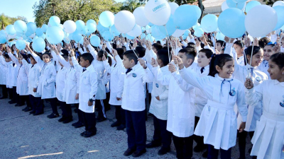 Con la promesa de lealtad, se celebra a la bandera en el Chaco