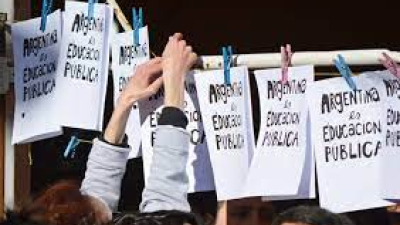 ¡Con la educación pública no!