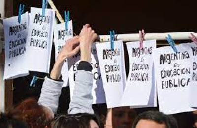 ¡Con la educación pública no!
