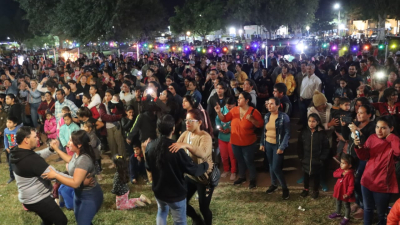 Feria de emprendedores y números artísticos en Tres Isletas