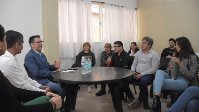 Gustavo Martínez dialogó con vecinos de la zona céntrica