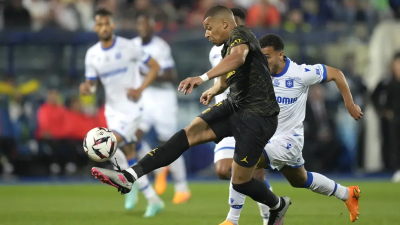 PSG pone en venta a Mbappé tras bajarlo de la gira por Asia