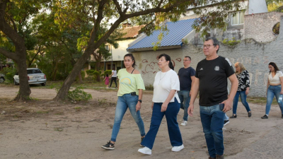 Cuesta recorrió el barrio San Cayetano y se comprometió a trabajar por la seguridad