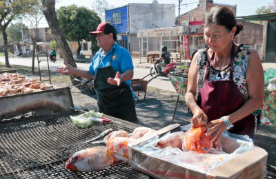 Duro golpe de los precios al consumo de comidas callejeras