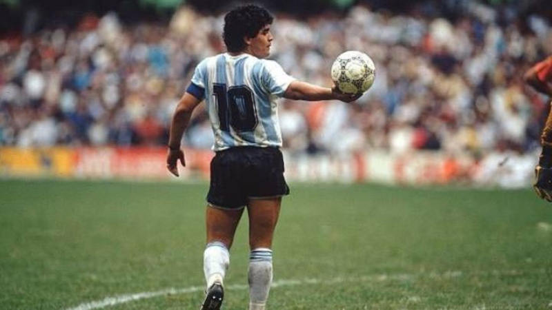 Maradona fue elegido como el deportista más popular de la historia