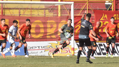 En el reestreno de Urbina, Sarmiento va por el triunfo ante Boca Unidos