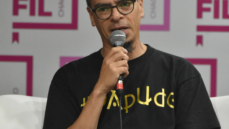 Paulo Ferreyra presentó "Viracambota. Chamamé, canción política" en la Feria del Libro