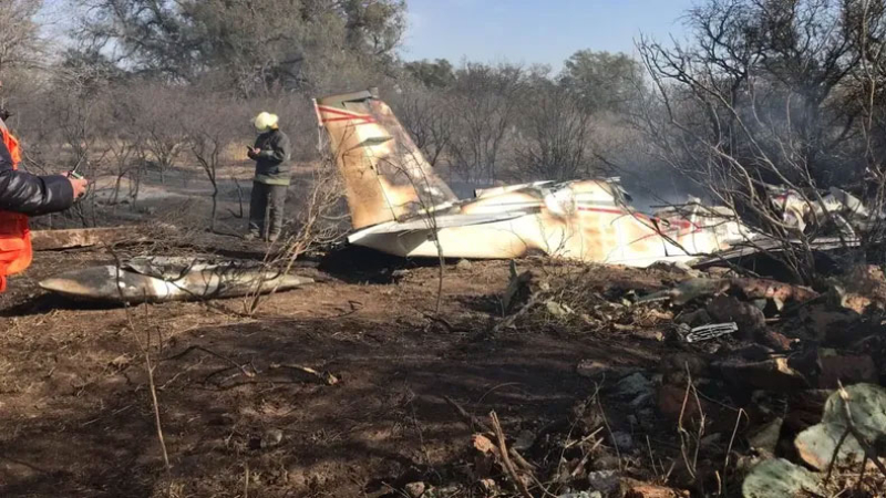 Tres sobrevivientes tras estrellarse una avioneta en San Luis