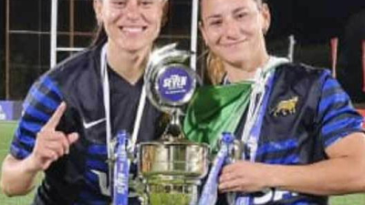 Las "Yaguareté" campeonas con Rodich y Escalante