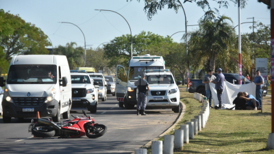 Una mujer de 29 años murió en un siniestro vial en avenida Sarmiento