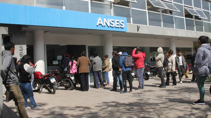 Abonan un nuevo tramo del refuerzo para trabajadores informales