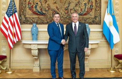 Zdero con el embajador de Estados Unidos