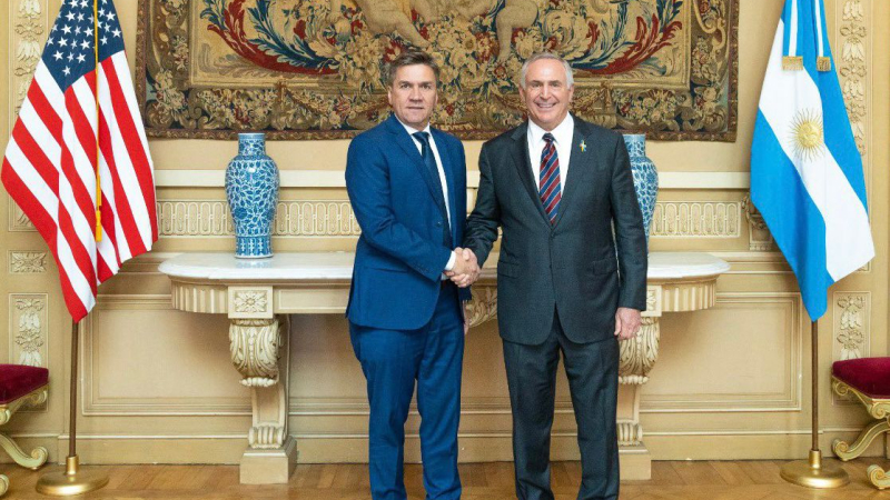 Zdero con el embajador de Estados Unidos