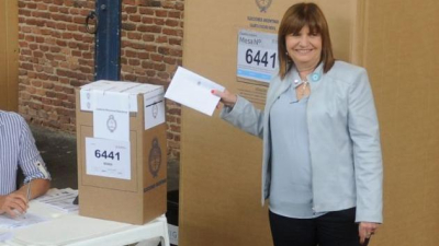 Bullrich votó y dijo que se imagina "festejando"