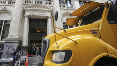 El mercado ahora gira hacia el peso porque ve posible un triunfo de Massa