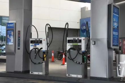 Roca-Largas-filas-por-combustibles-Juan-Thomes-9.webp