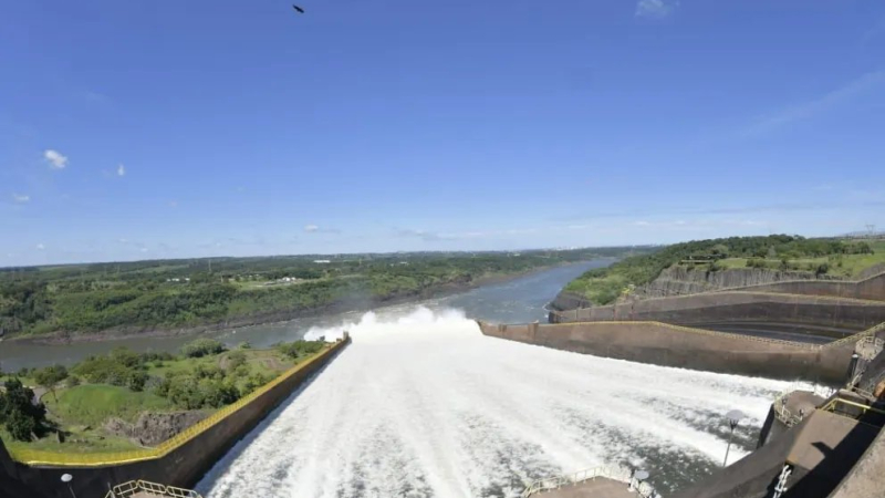 Itaipú anunció que abrirá compuertas del embalse este jueves