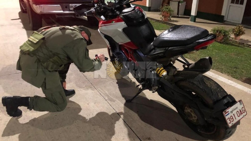 Se quedó si su moto Ducati por no tener la documentación