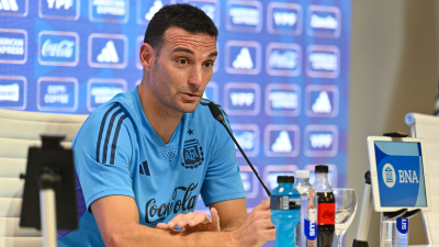 Scaloni confirmó a Messi como titular ante Uruguay y expresó su alegría por enfrentar a Bielsa