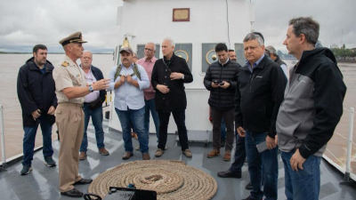 Hidrovía: Peppo recorrió infraestructura y obras de la vía navegable troncal