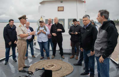 Hidrovía: Peppo recorrió infraestructura y obras de la vía navegable troncal