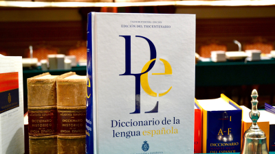 La RAE incorporó a su diccionario las palabras "machirulo", "big data" y "perreo"