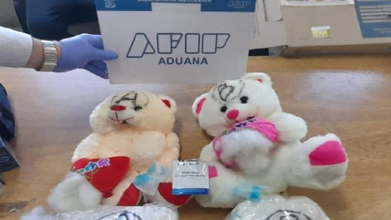 Secuestran ositos de peluche impregnados con cocaína que iban a ser enviados a Hong Kong