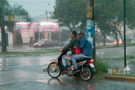 amigos lluvia.jfif