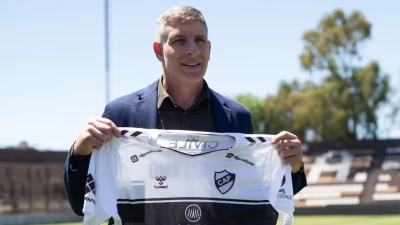 Martín Palermo dejó de ser el entrenador de Platense