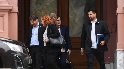 Gobernadores del PJ rechazaron la idea de Milei de revertir el Impuesto a las Ganancias