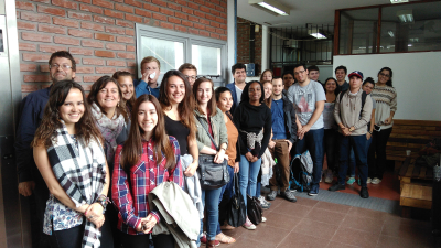 ¿Cuántos estudiantes extranjeros cursan en universidades argentinas?