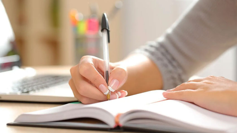 Desarrollan una IA que imita la caligrafía humana