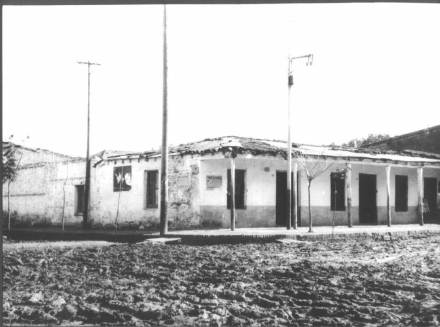 1º Municipalidad Frondizi y Juan B. Justo (1).JPG
