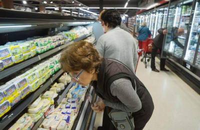 Enero cierra con fuertes aumentos y caída del consumo en los supermercados