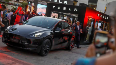 Tesla abrió su primera tienda de Sudamérica en la capital chilena