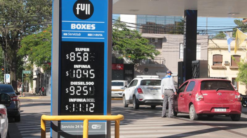 Llenar el tanque con la nafta más barata del mercado cuesta casi $43.000