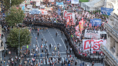 En otra jornada tensa y agitada no salió la "ley ómnibus"